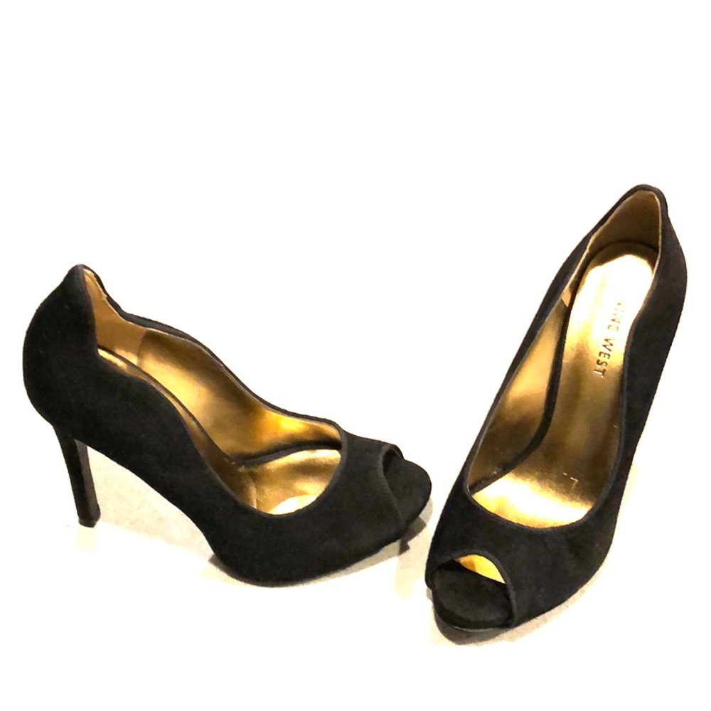 Nine West NWOT Stunning Black Suede stilettos
